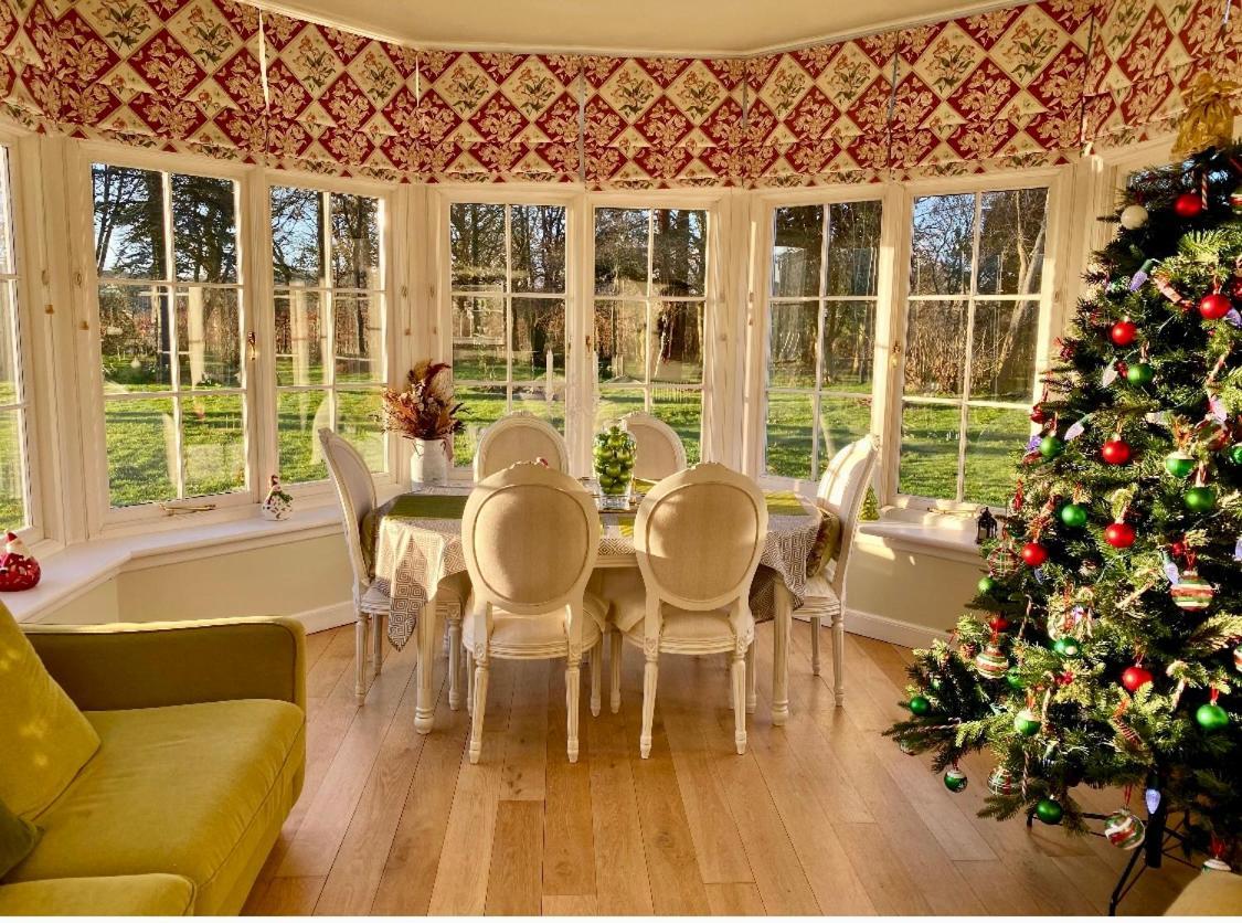 Maybole Private Room & Bathroom In Manor House מראה חיצוני תמונה