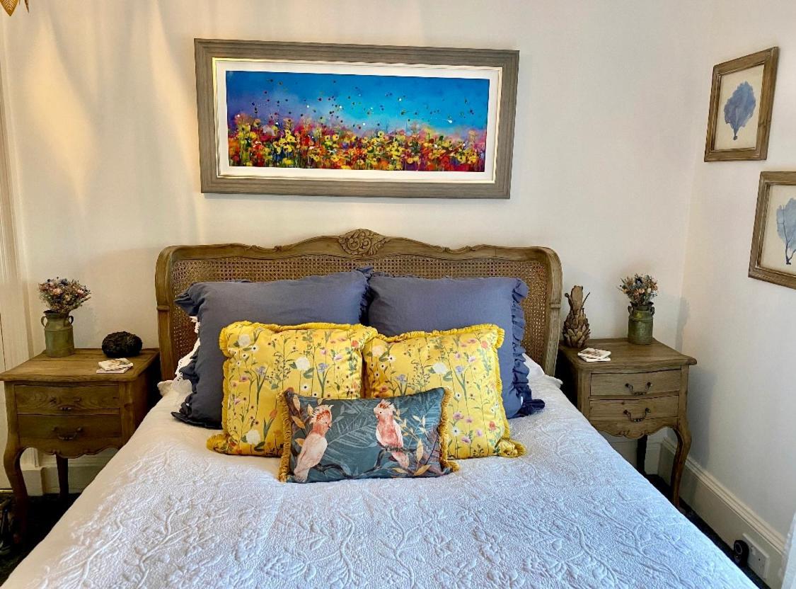 Maybole Private Room & Bathroom In Manor House מראה חיצוני תמונה