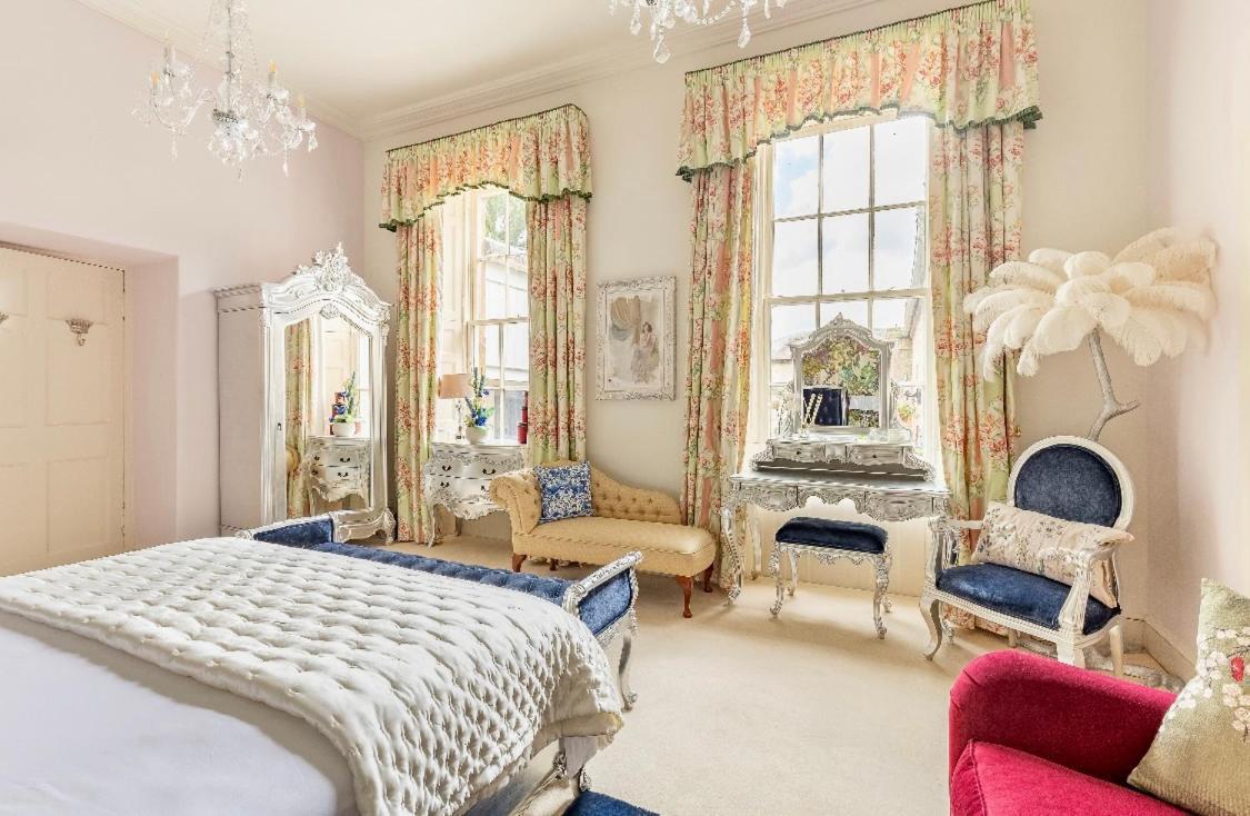 Maybole Private Room & Bathroom In Manor House מראה חיצוני תמונה