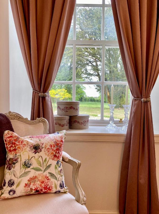 Maybole Private Room & Bathroom In Manor House מראה חיצוני תמונה