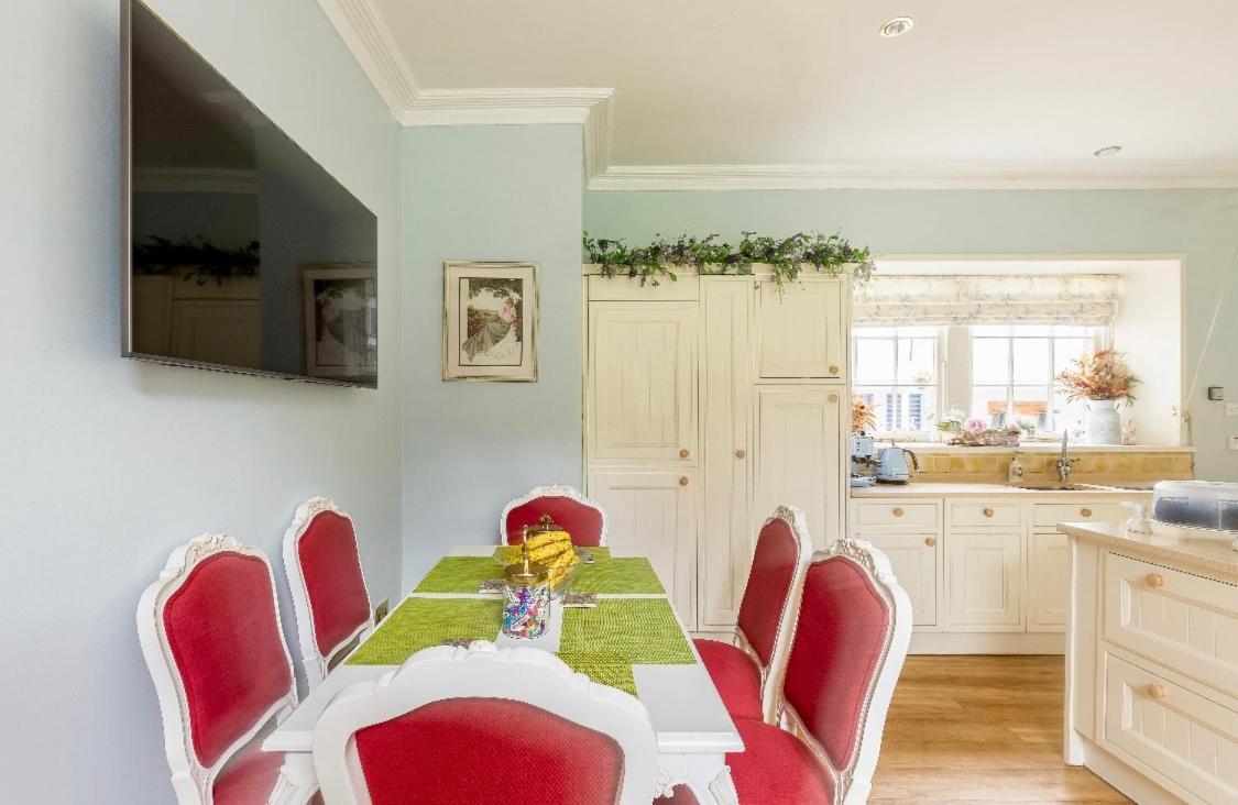 Maybole Private Room & Bathroom In Manor House מראה חיצוני תמונה